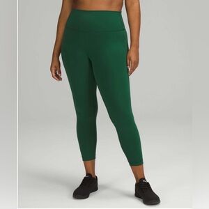 Lululemon sz 0 Wunder Train High-Rise Tight 25"
Everglade Green